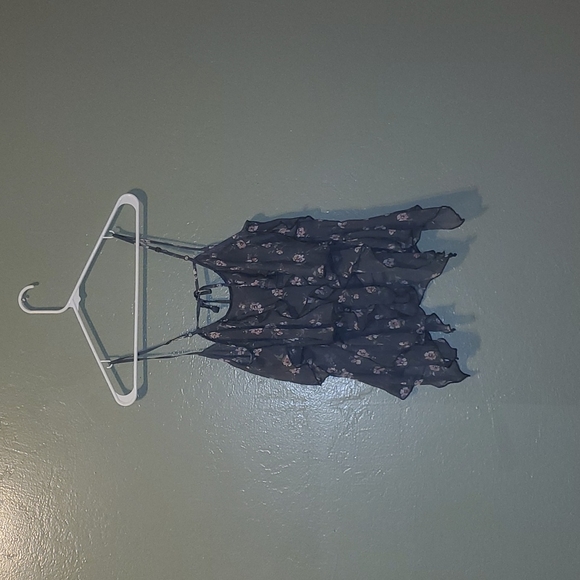 Abercrombie and Fitch Gray Floral Tank - Picture 2 of 5